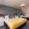 Hills Close - 3 Bed House - FREE Parking