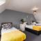 Hills Close - 3 Bed House - FREE Parking