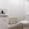 Hills Close - 3 Bed House - FREE Parking