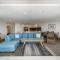 Oceanside Apartment with Iconic Views