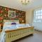 3 Bed in Richmond oc-90578