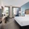 La Quinta Inn & Suites by Wyndham Chicago Downtown
