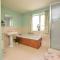 3 Bed in Swansea oc-72846