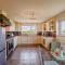 4 Bed in Llanrhystud oc-92072