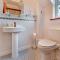 3 Bed in Fishguard oc-37270