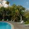 Plantation Hale Suites