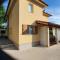 Villa Dora - Mediterranean family house for 9 with private garden, BBQ, sea view and private parking for 4 cars