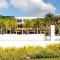 Myna Lagoon Pico de Loro