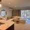 Modern Beach Apartment with Pool & Location Modern Beach Apartment with Pool & Location