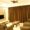 Lacys Crown Imperial Court Apartment