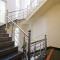 Hotel O Luxury Inn