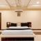 Super Townhouse Reti Bus Terminal Udaipur Formerly Greenland