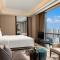 Pullman Haining