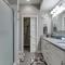 Modern Townhome Near Downtown walk to CWS!