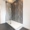 Comfy 2BR Home in Leigh Ideal for Families & Work Stays Sleeps 4