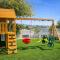 CasaViva Pacifica - 2BR Sleeps 10 with Firepit, BBQ & Shared Yard - Walk to Hillcrest Fun, Near Zoo, Balboa Park & Beaches