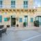 XVI Suites - Adults Only