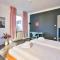 Spacious Flat 2nd Floor near station