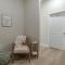 Pristine Modern Condo - Walk to Restaurants & Shops