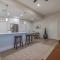 Pristine Modern Condo - Walk to Restaurants & Shops