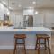 Pristine Modern Condo - Walk to Restaurants & Shops
