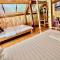 Le Chalet Homestay
