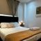 6 Suites Hotel