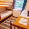 19 the Coombe Charming, 2-Bedroom Family Chalet with Parking, Near Bude Beaches
