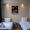 Hotel 83