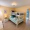 CasaViva Sky - 3BR 1BA Sleeps 10 - Rooftop City Views, Firepit & Bunk Room - Near Zoo & Beaches