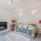 3 Bed in Tenby oc-92066