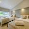 4 Bed in Tenby oc-89852