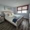 Casa Azul- Entire Lakefront Cottage with Hot Tub