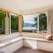 Lakeside Lodge