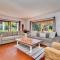 4Bedroom Home in quiet neighbourhood