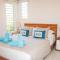 L'Escale 3 bedrooms Sea View and Beachfront Suite by Dream Escapes - Tamarin