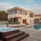 VSG Resort - 200m from Beach, Pool, Sauna & Jacuzzi