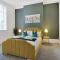 Spacious & Modern Oasis, 4-Bed House, Sleeps 7