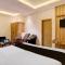 Townhouse by OYO Mohali Bus Terminal Formerly Hotel HM Crystal