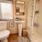 2 Bedroom Lakeview Lodge - Ensuite & Balcony Deck
