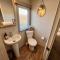 2 Bedroom Lakeview Lodge - Ensuite & Balcony Deck