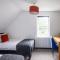 5 bed central home- beautiful mode… - 20602
