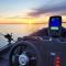 Hausboot mit Motorboot