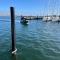 Hausboot mit Motorboot