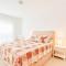 First Line Oasis Apartment Td05