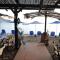 Beachfront Lampis Dolphin 4