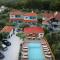 Studios River - Potos Escape with Pool and Views