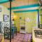 El Nido holiday cottage with pool
