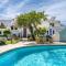 El Nido holiday cottage with pool