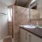 Lovely 2 bed apt overlooking golf